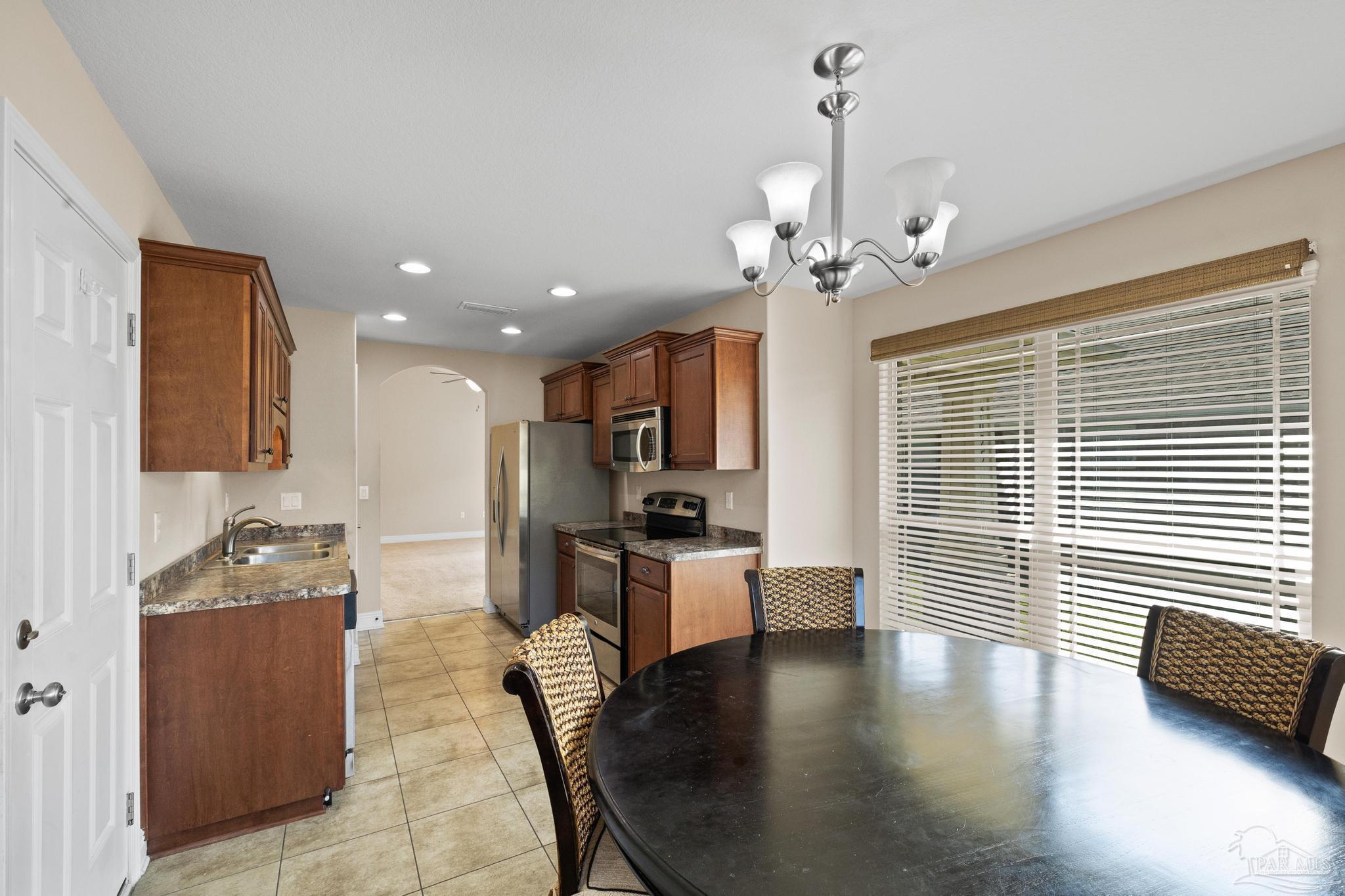 3025 Enclave Ct