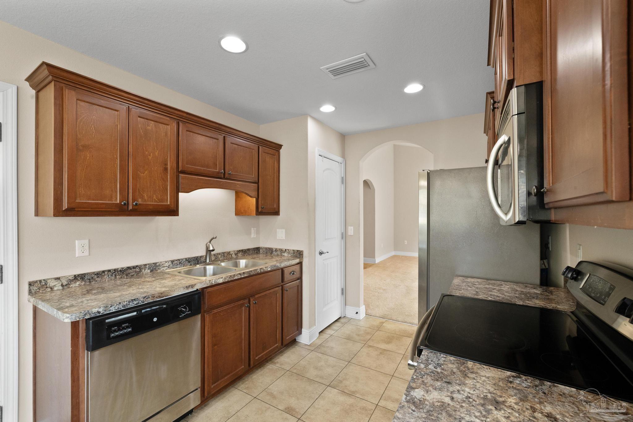 3025 Enclave Ct
