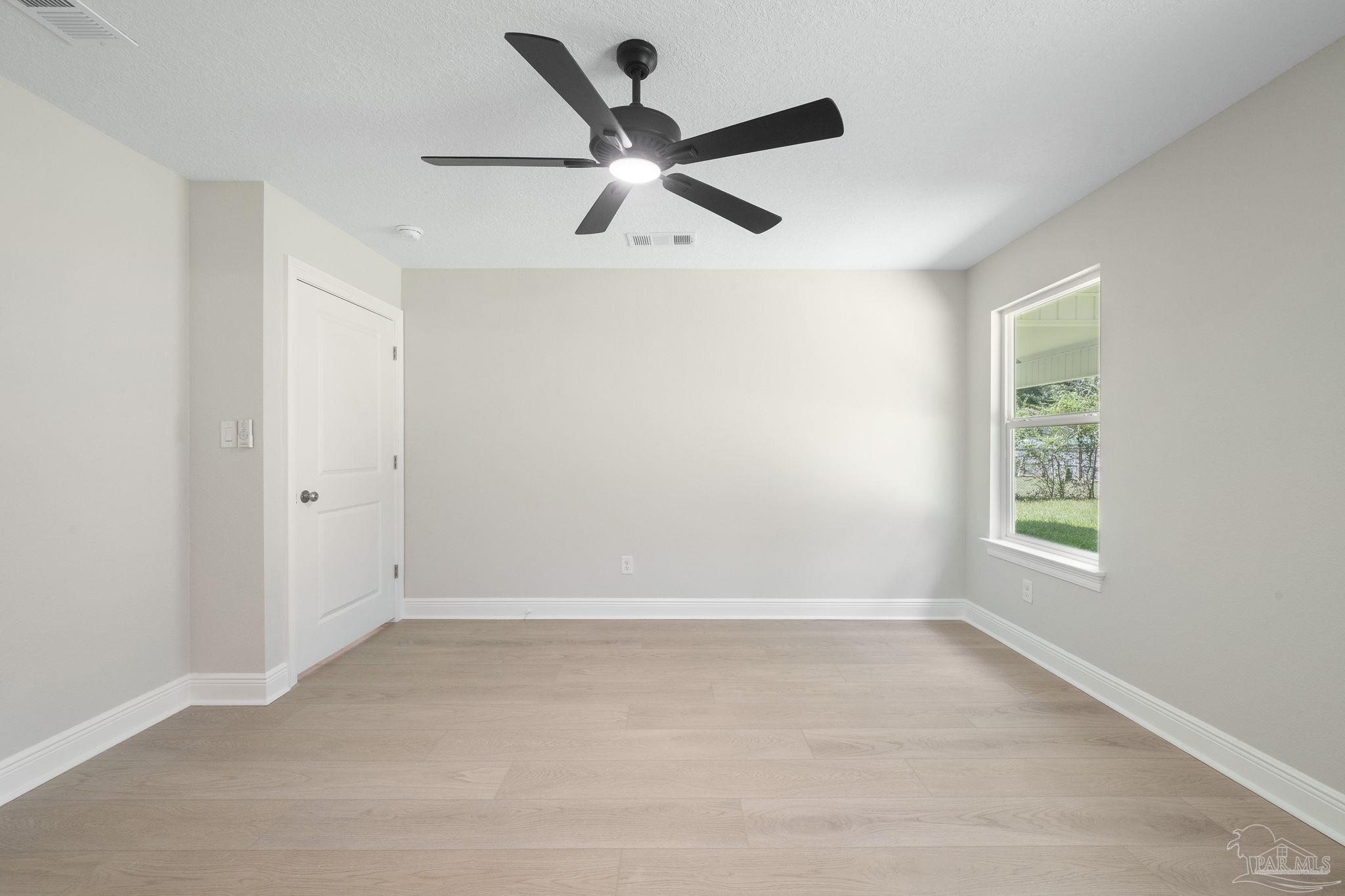 4483 Edgewood Dr