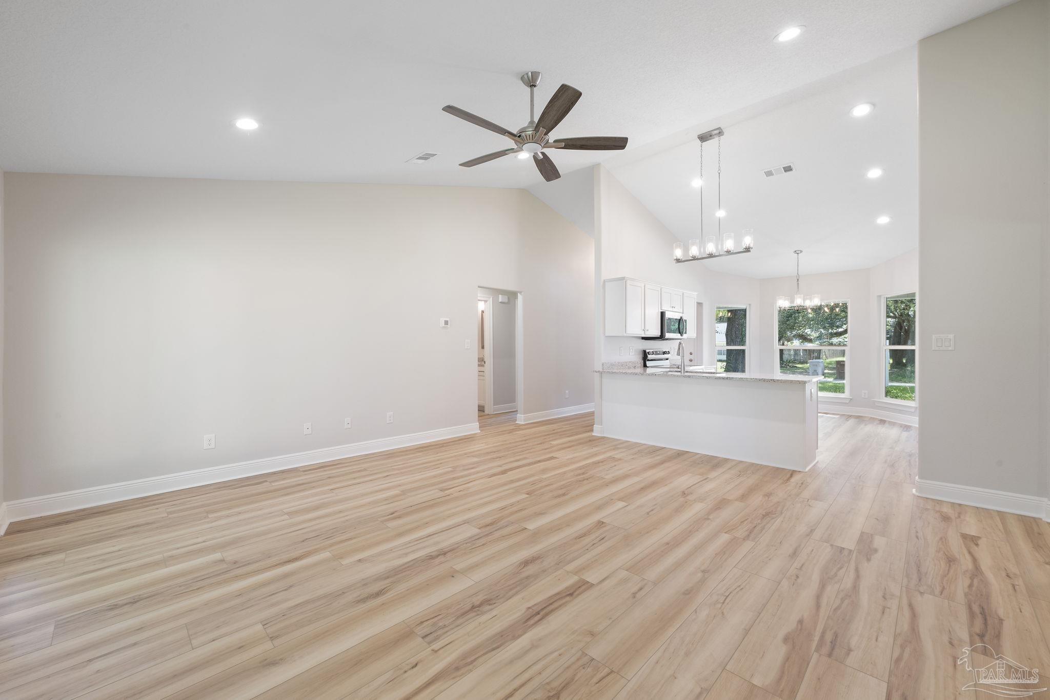 4485 Edgewood Dr