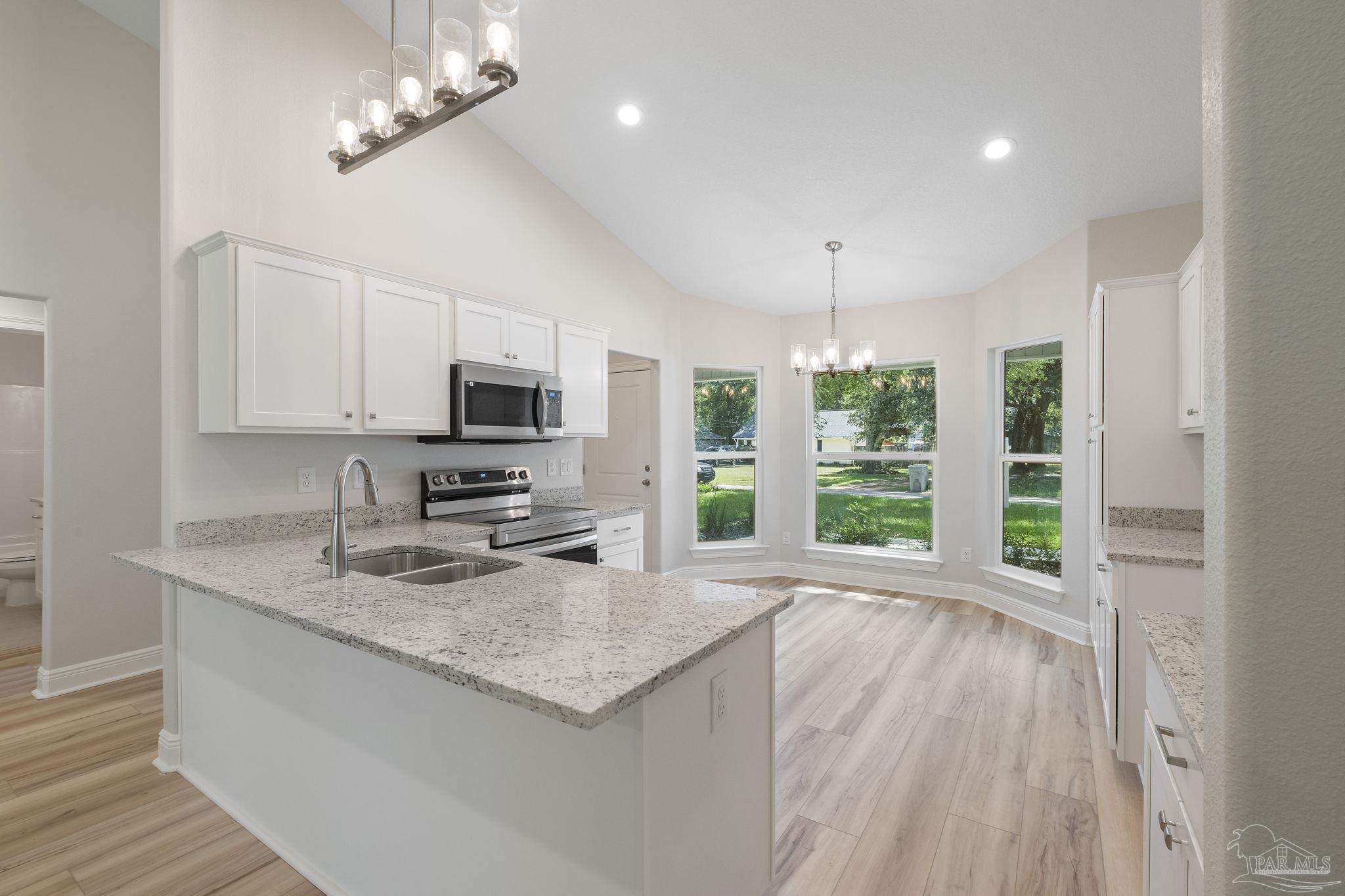 4485 Edgewood Dr