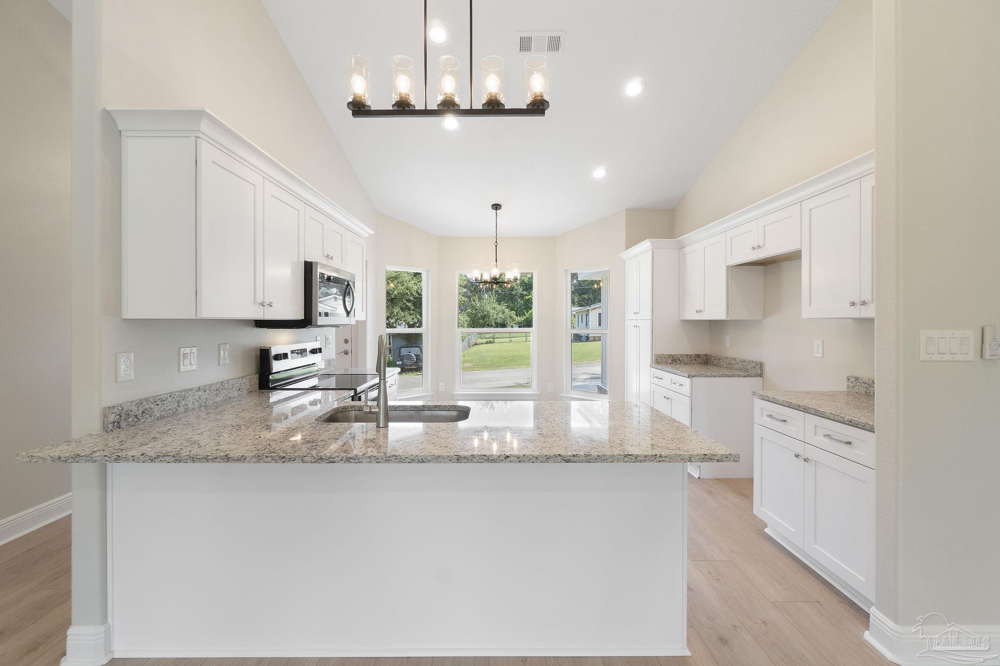 3725 Martin St