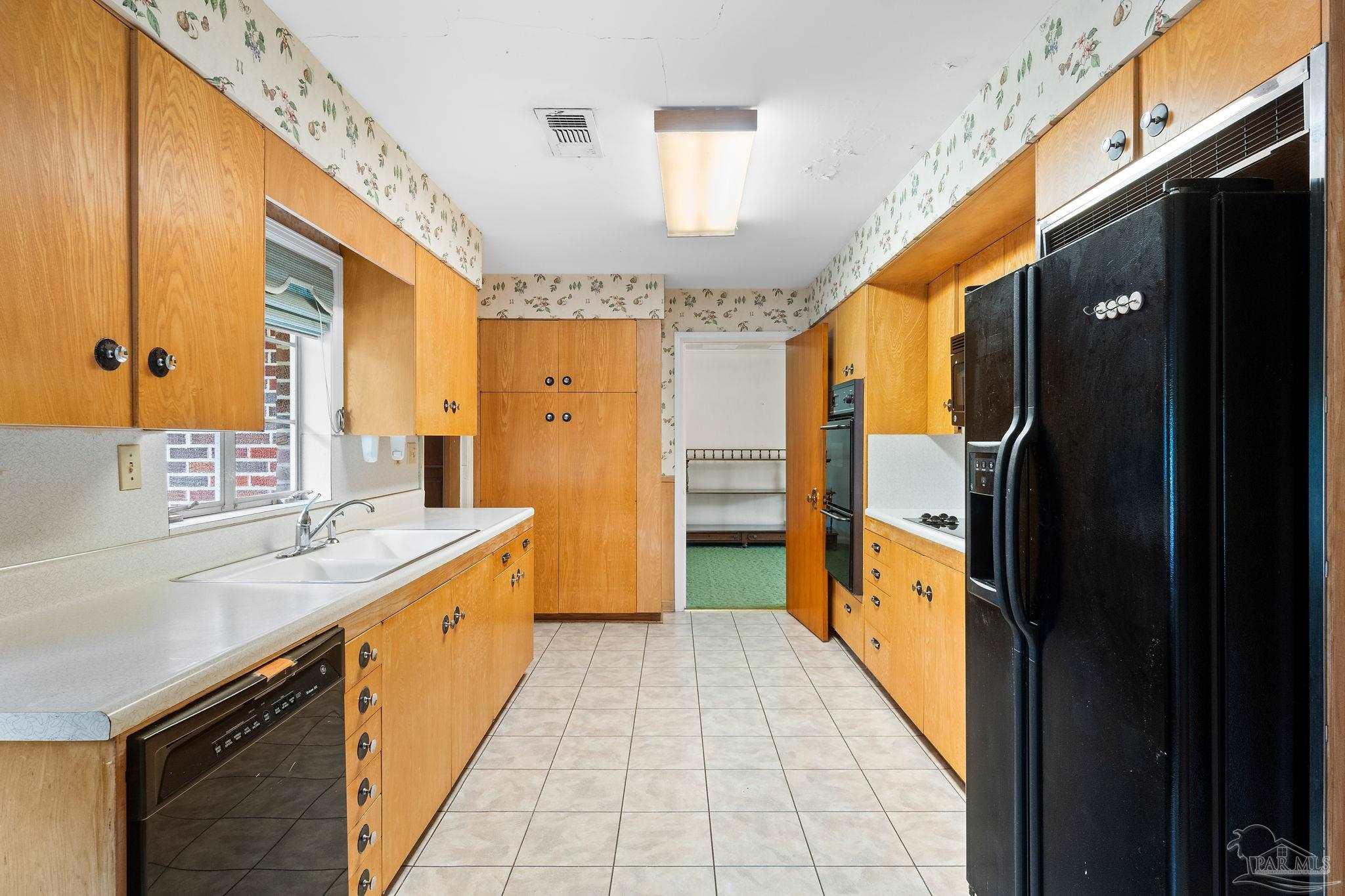 1611 Bayou Blvd