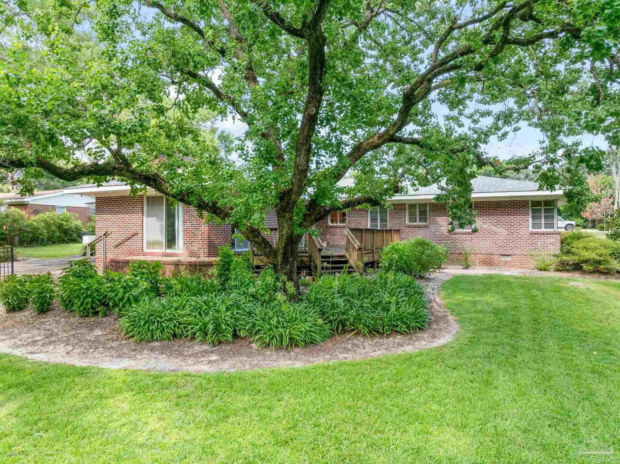 1611 Bayou Blvd