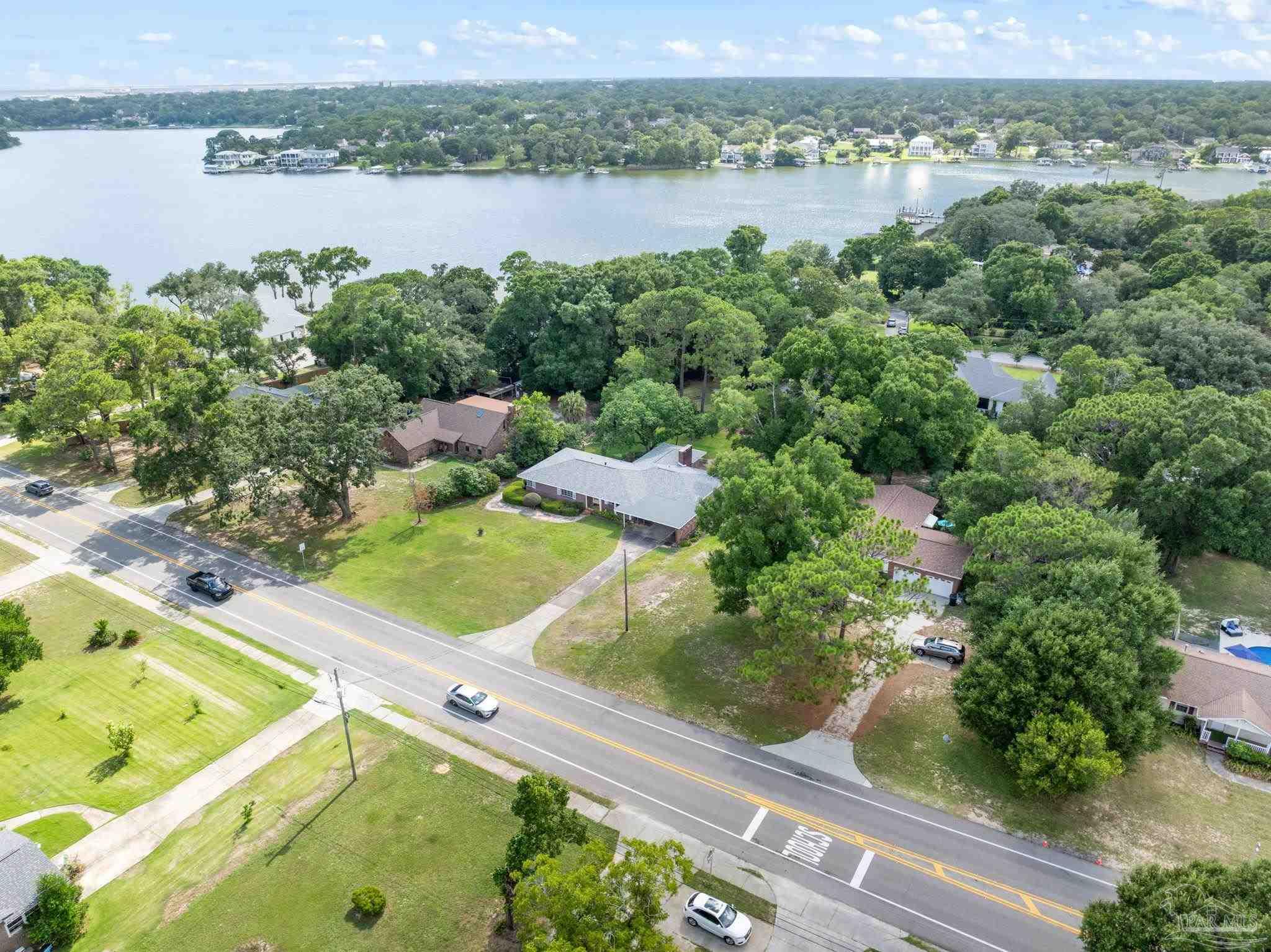 1611 Bayou Blvd
