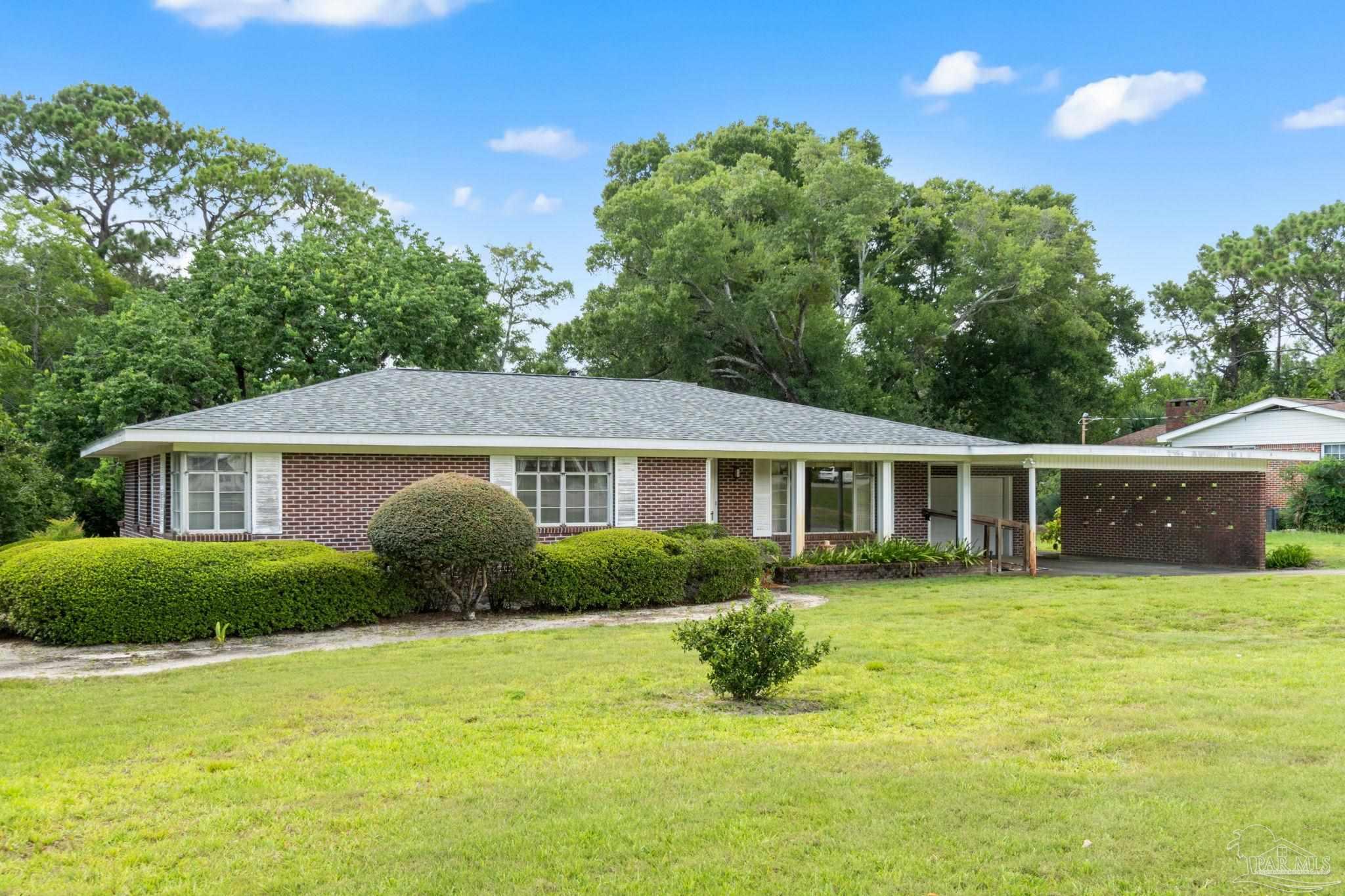 1611 Bayou Blvd