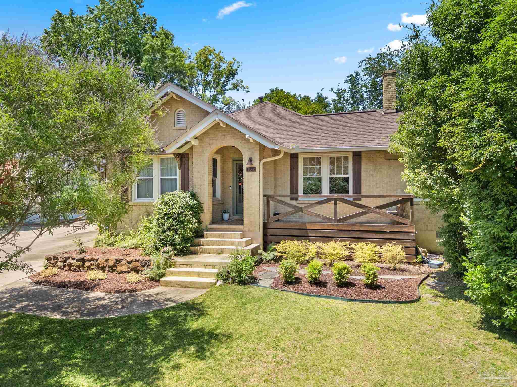 1927 Magnolia Ave