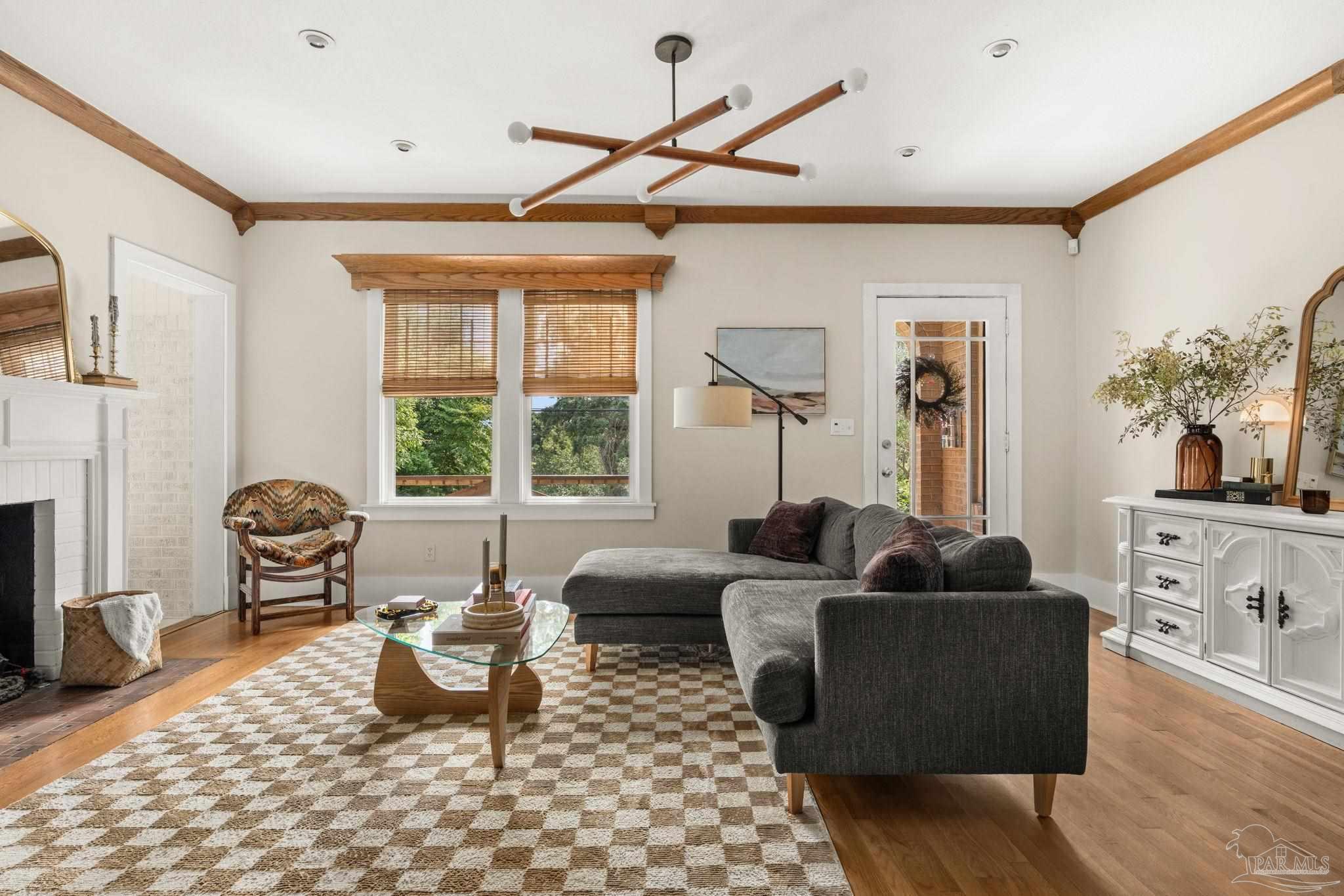 1927 Magnolia Ave