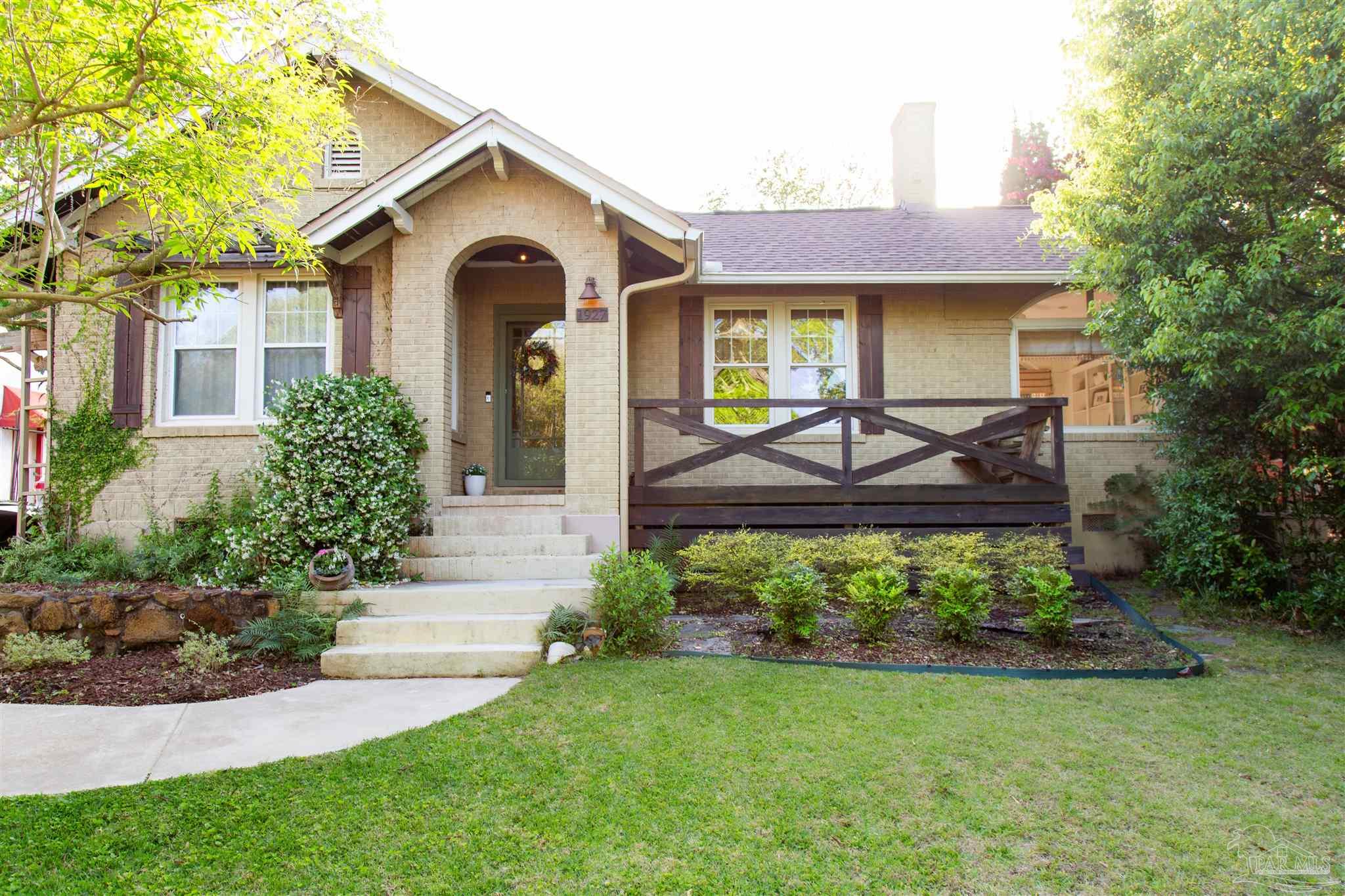 1927 Magnolia Ave
