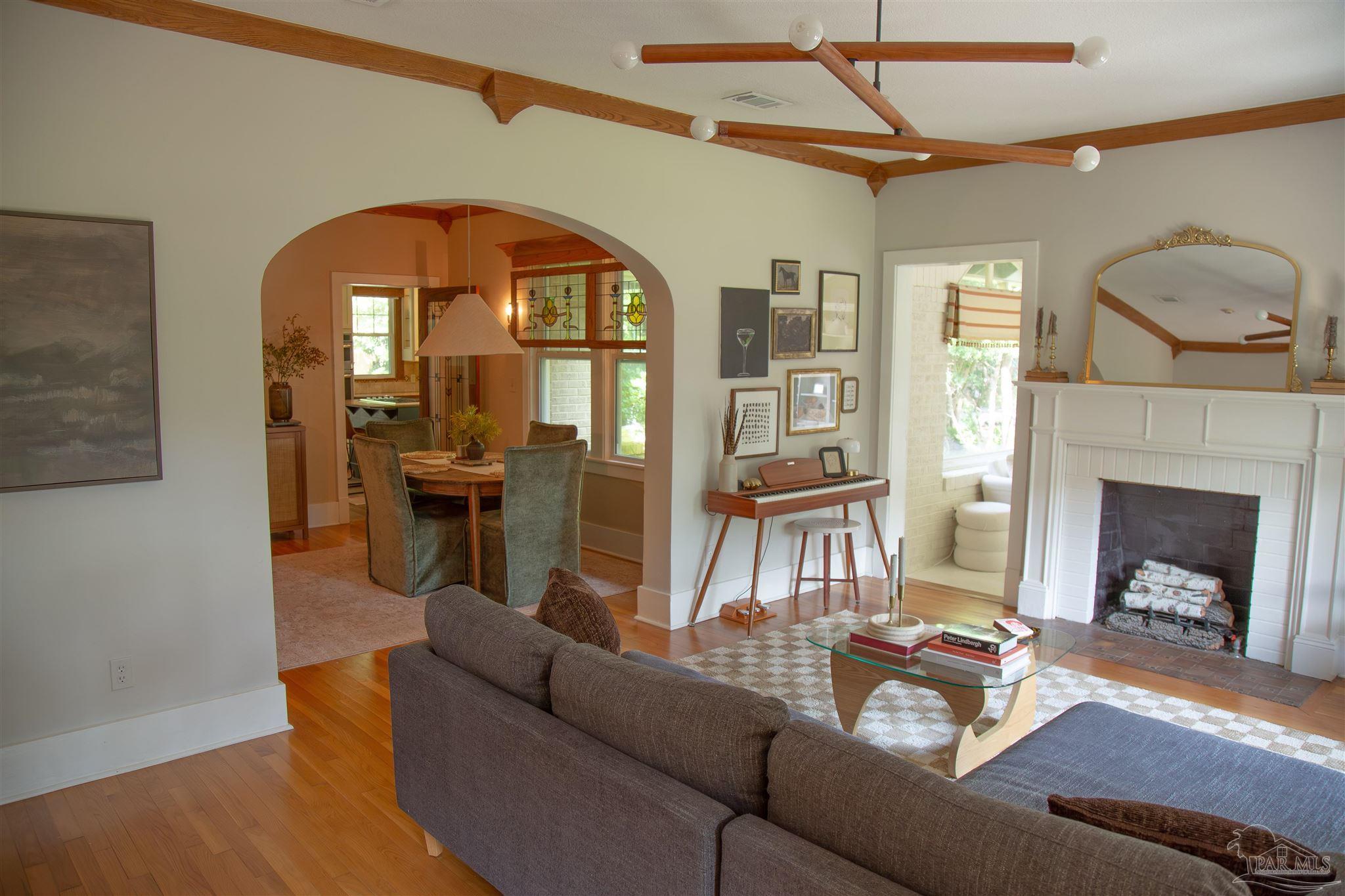 1927 Magnolia Ave