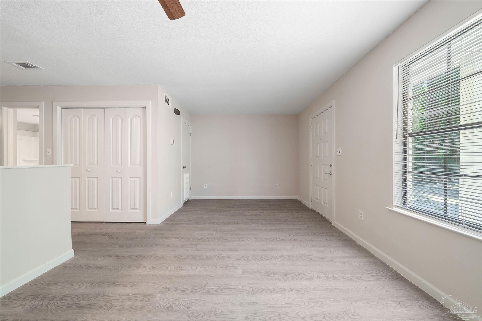 216 Broadmoor Ln