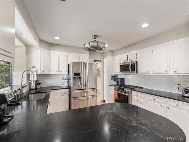 7105 Dover Way