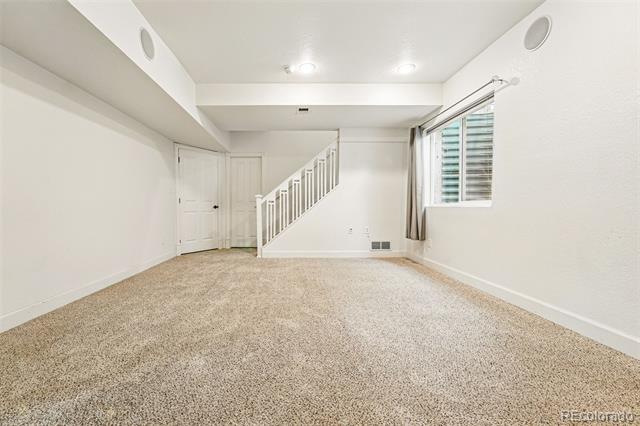 1063 Roslyn Court