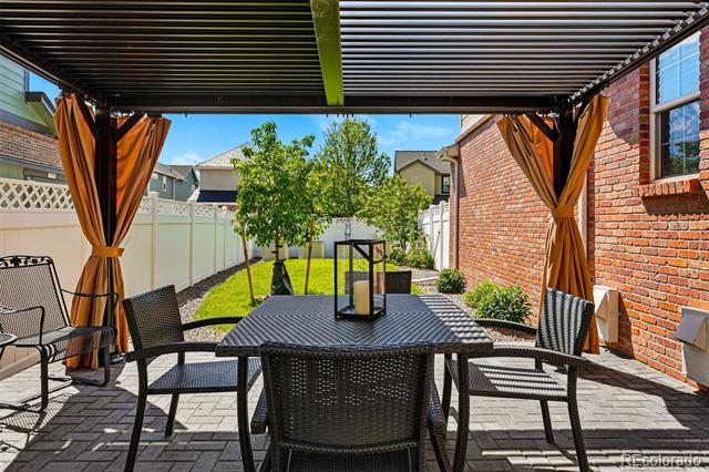 1063 Roslyn Court