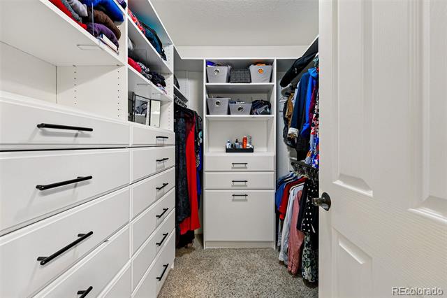 1063 Roslyn Court