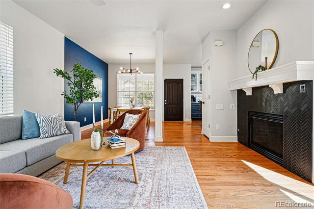1063 Roslyn Court