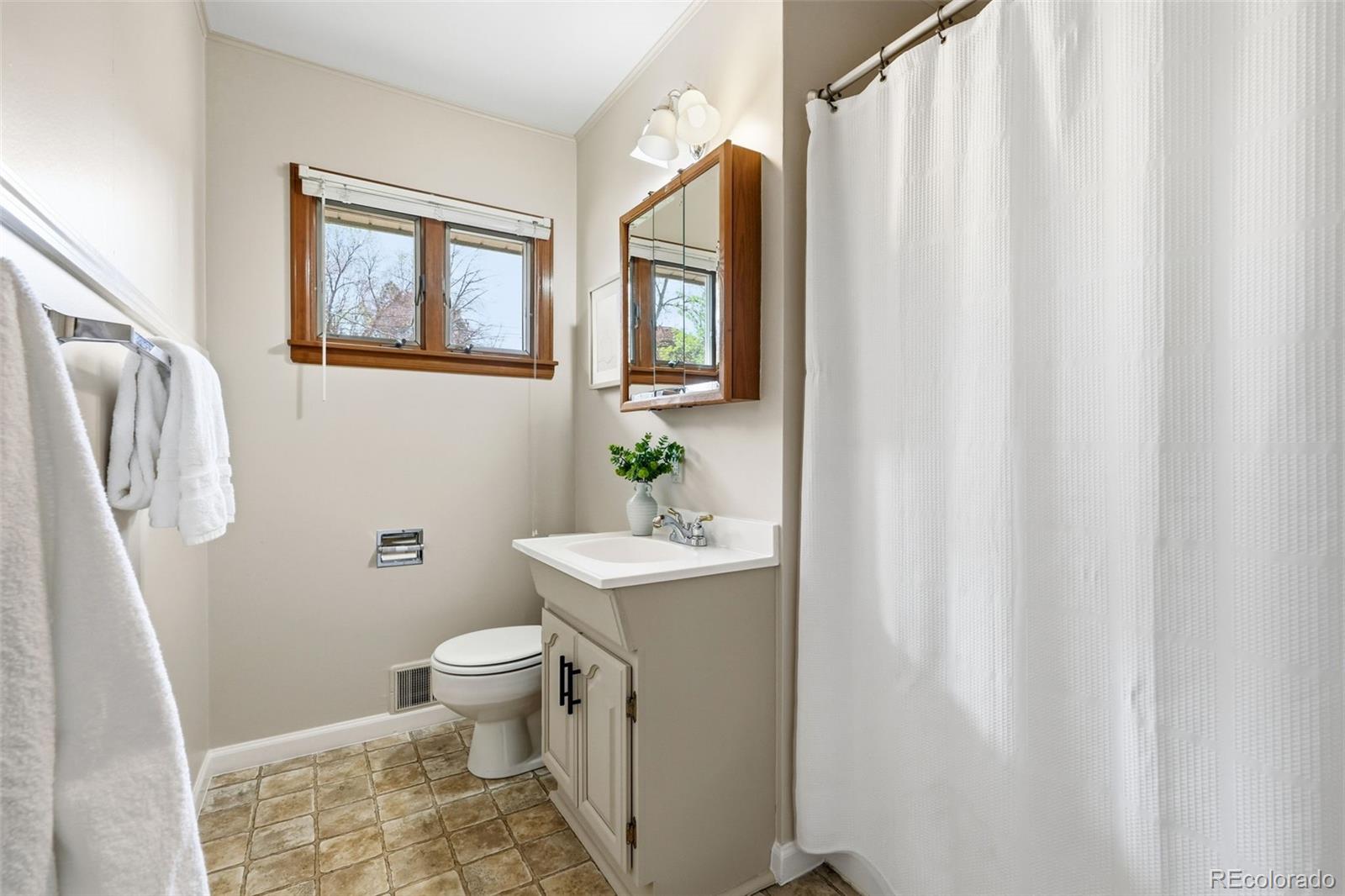 3240 S Lowell Boulevard