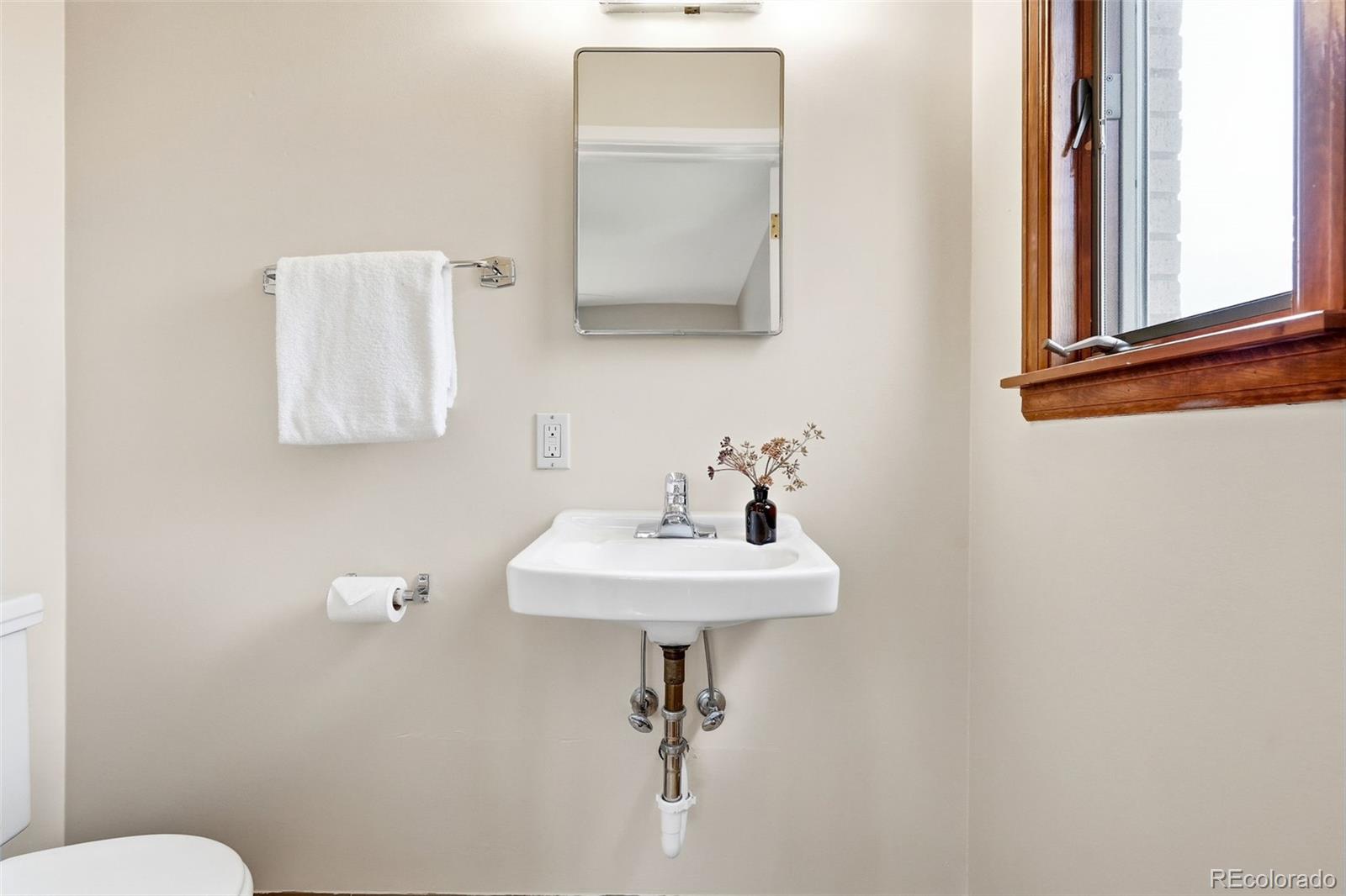 3240 S Lowell Boulevard