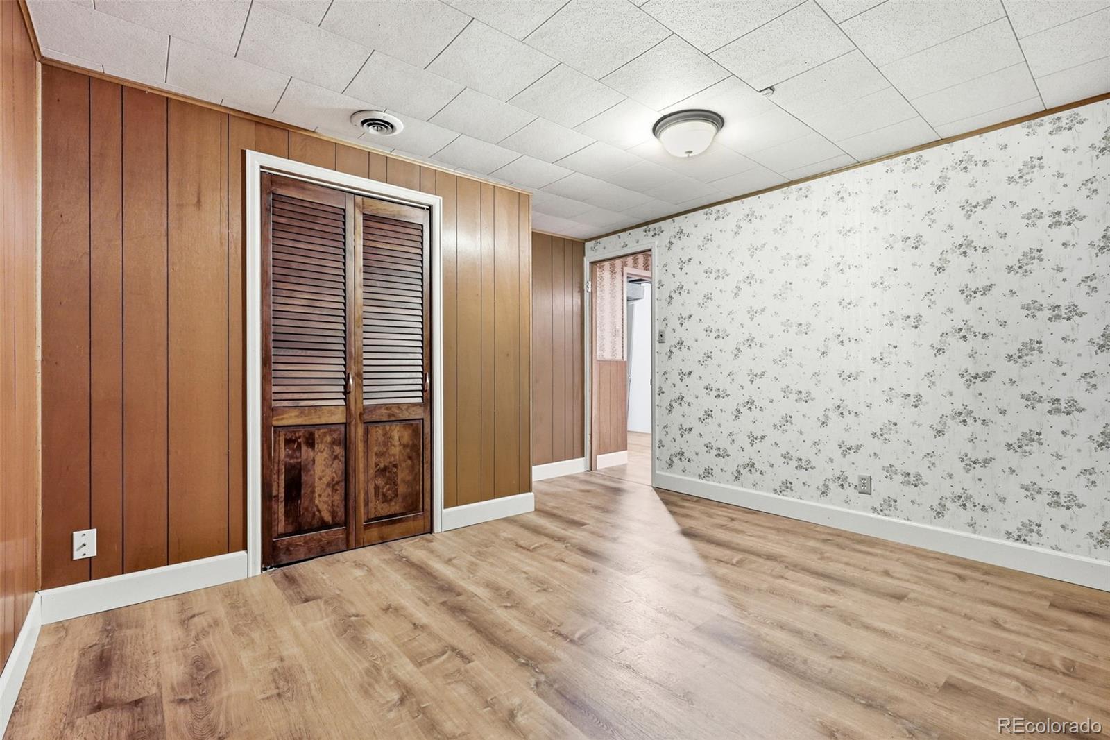 3240 S Lowell Boulevard