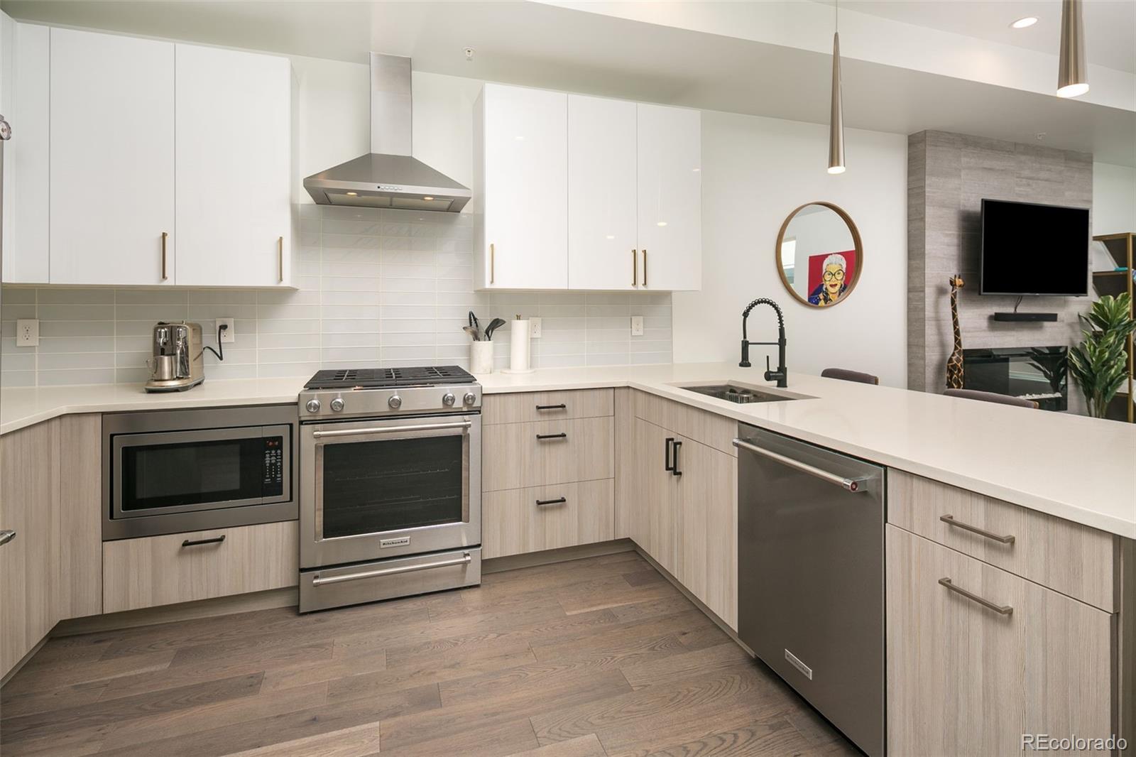 1616 Irving Street Unit: 4