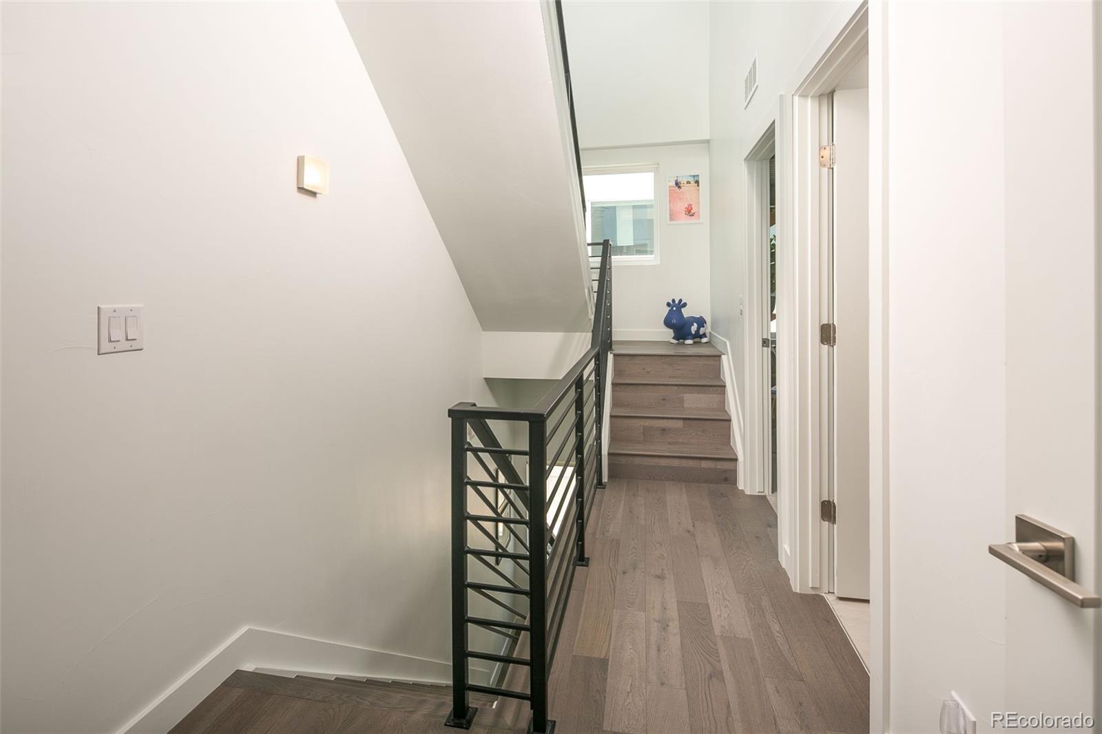 1616 Irving Street Unit: 4