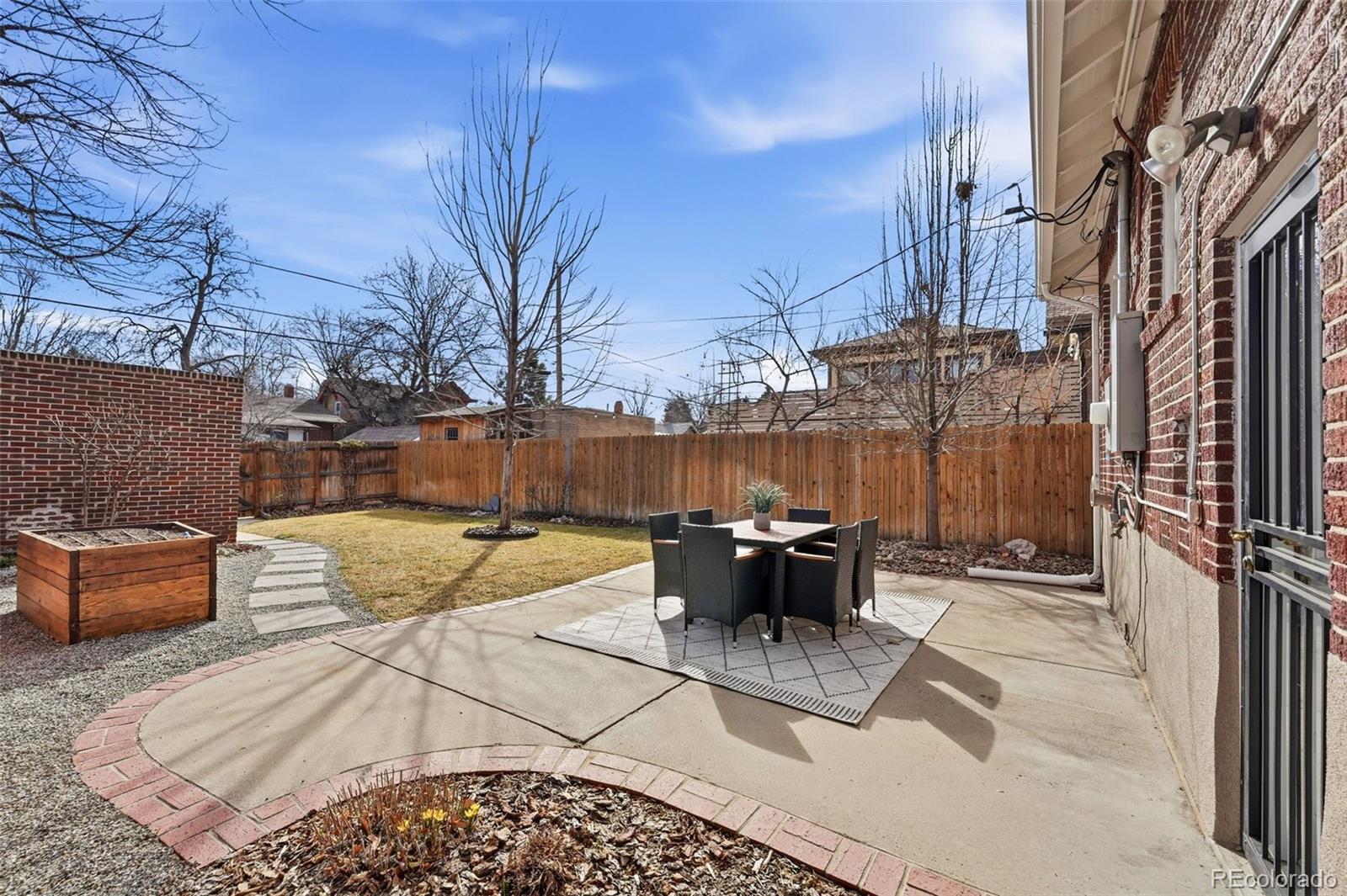 2332 N Glencoe Street