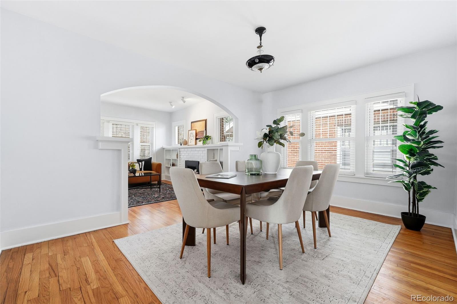 2332 N Glencoe Street