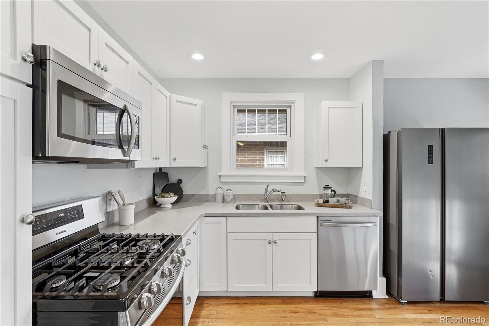 2332 N Glencoe Street