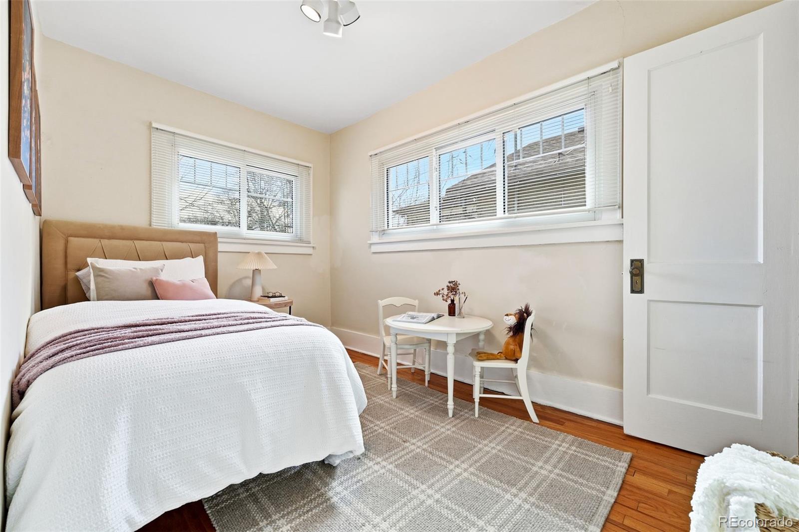 2332 N Glencoe Street