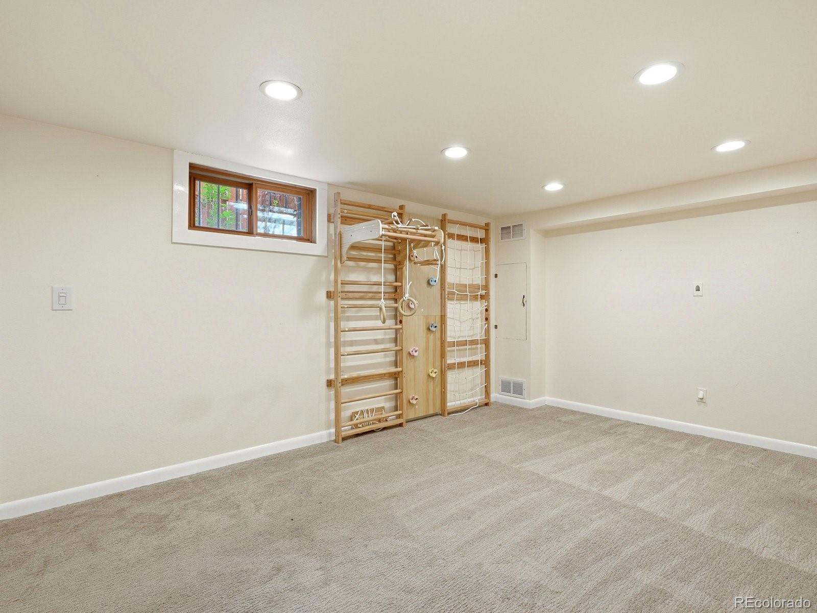 4345 E 17th Avenue Parkway