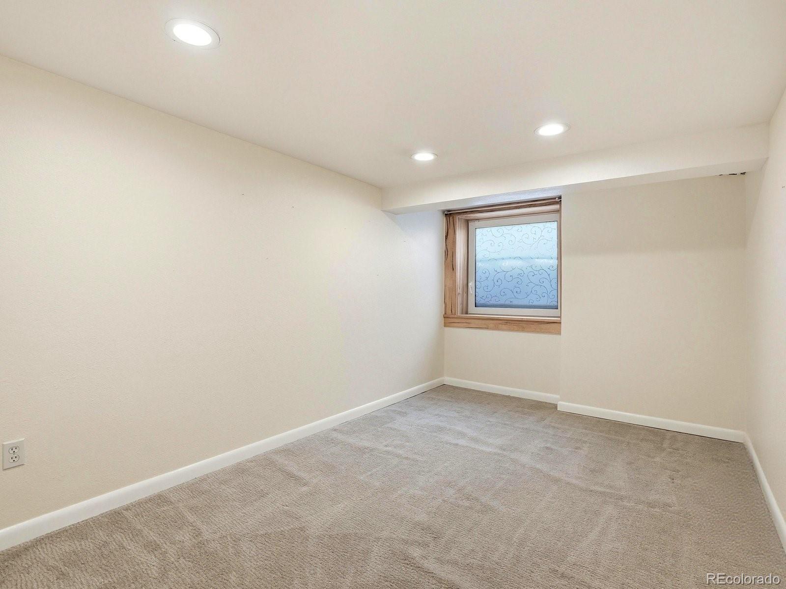 4345 E 17th Avenue Parkway