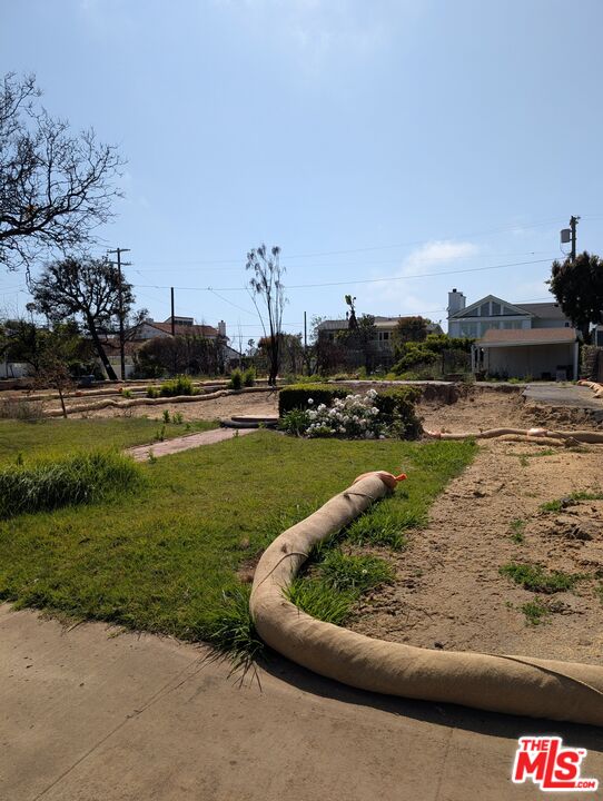 507 El Medio Ave