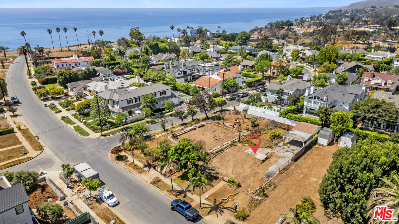 507 El Medio Ave