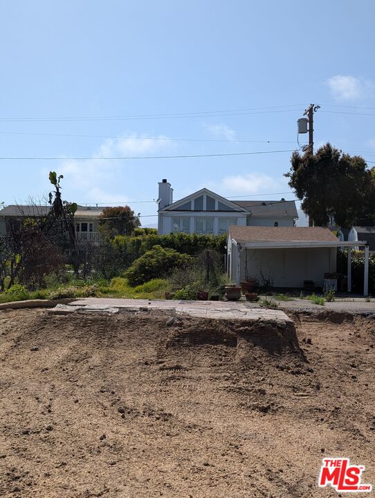 507 El Medio Ave