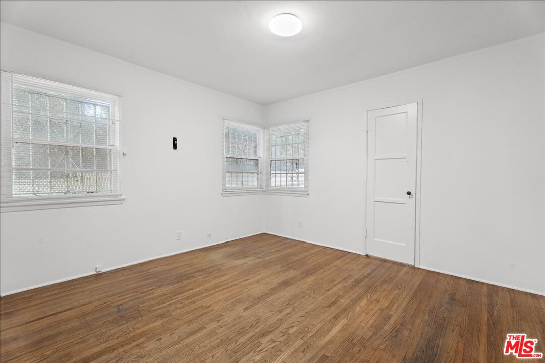 228 3rd Ave