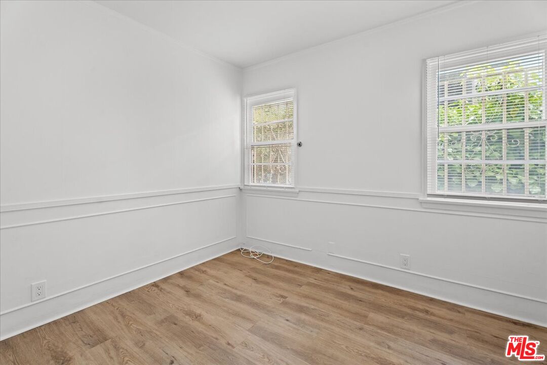 228 3rd Ave