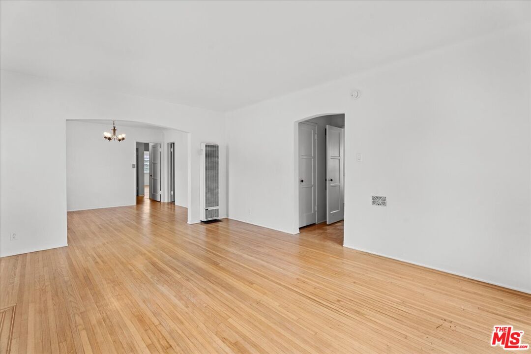 228 3rd Ave