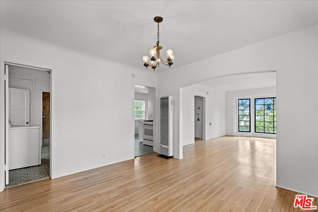 228 3rd Ave