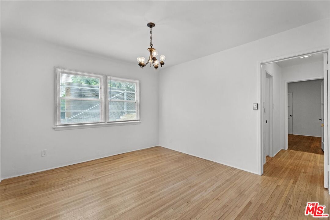 228 3rd Ave