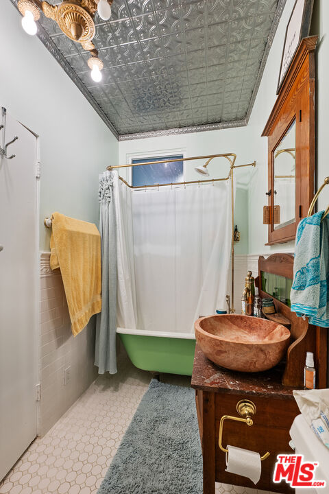 24 Westminster Ave Unit: 1