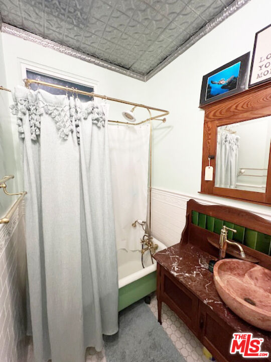 24 Westminster Ave Unit: 1