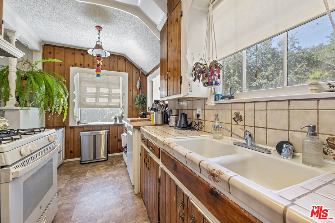 6327 Blanchard Canyon Rd