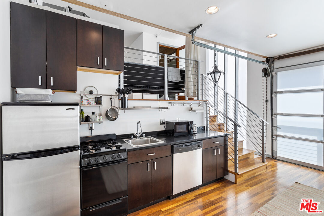 24 Westminster Ave Unit: 2