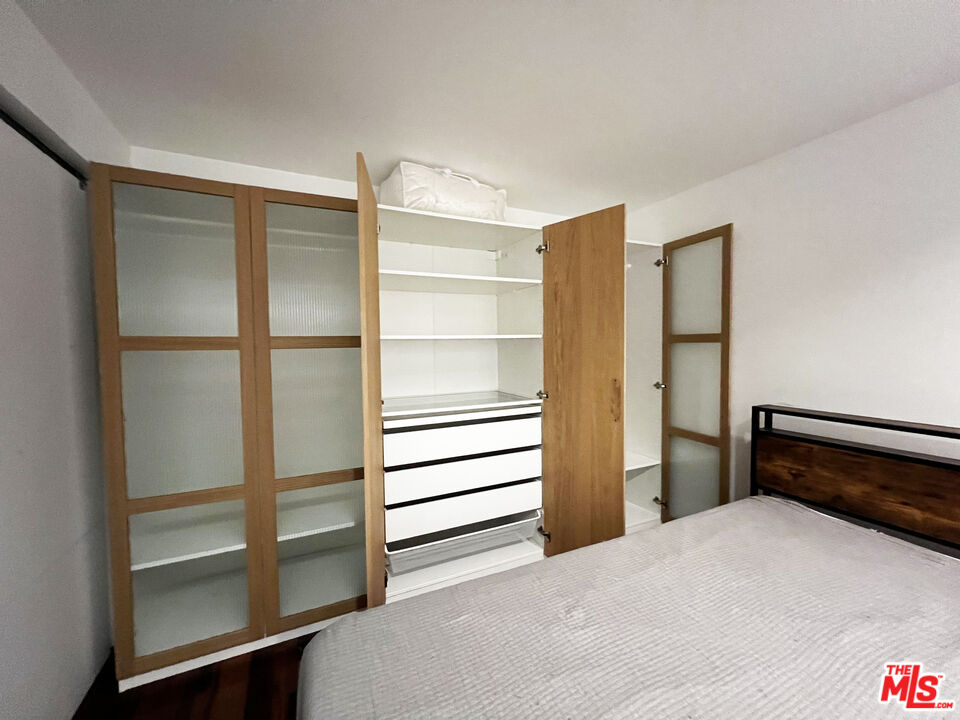 24 Westminster Ave Unit: 2