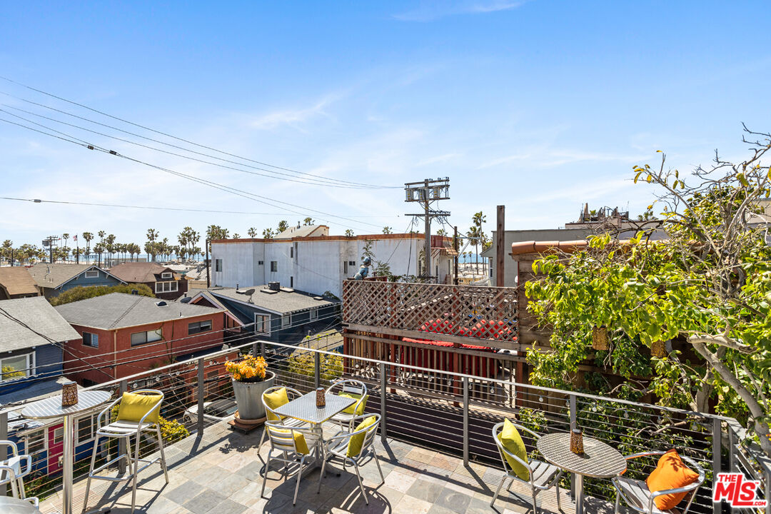 24 Westminster Ave Unit: 2