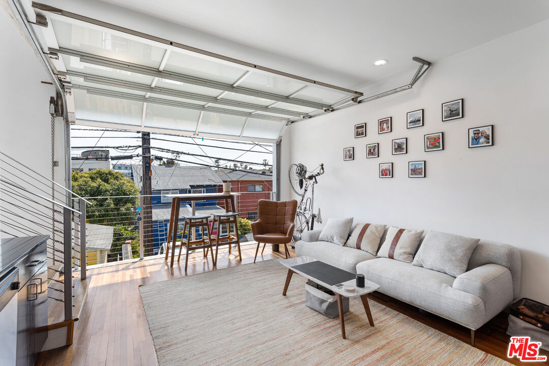 24 Westminster Ave Unit: 2