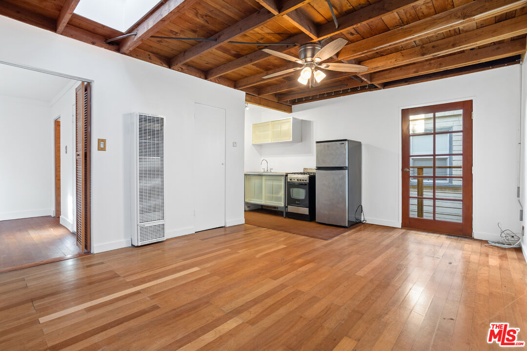 24 Westminster Ave Unit: 4