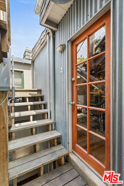 24 Westminster Ave Unit: 4