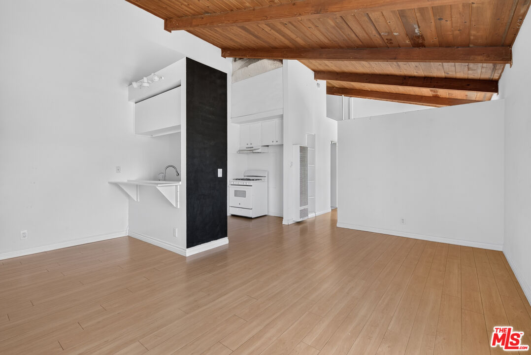 13217 Venice Blvd