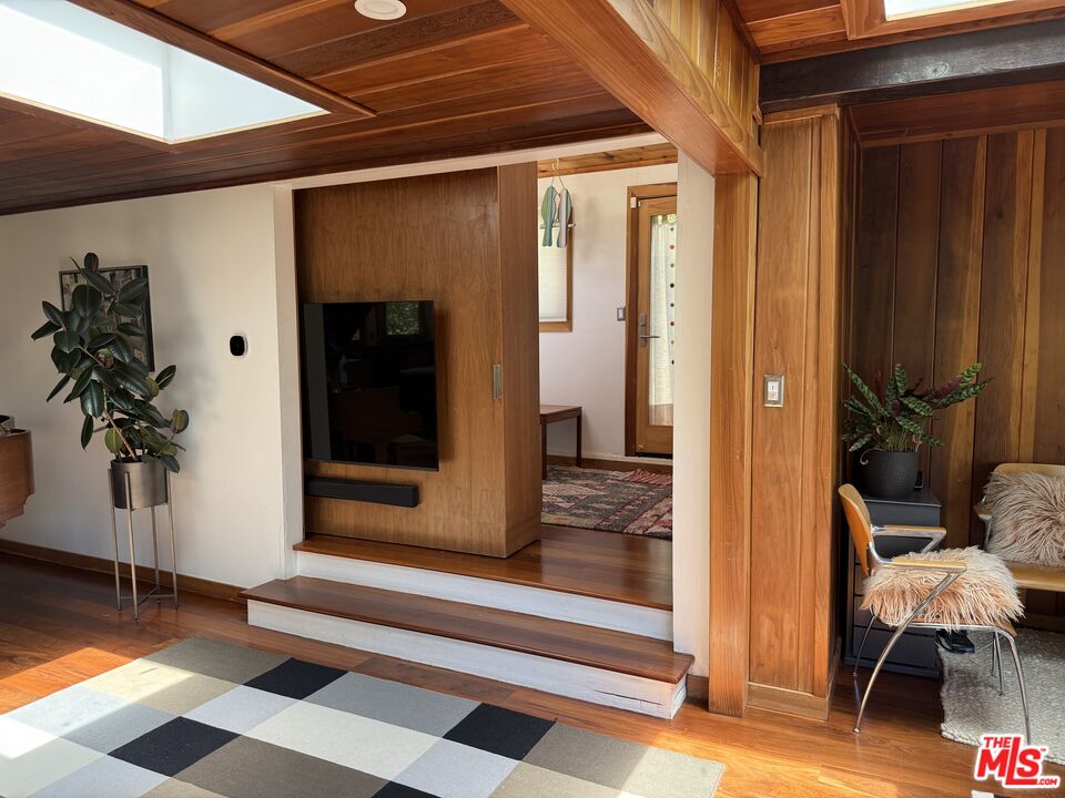 1738 Topanga Skyline Dr